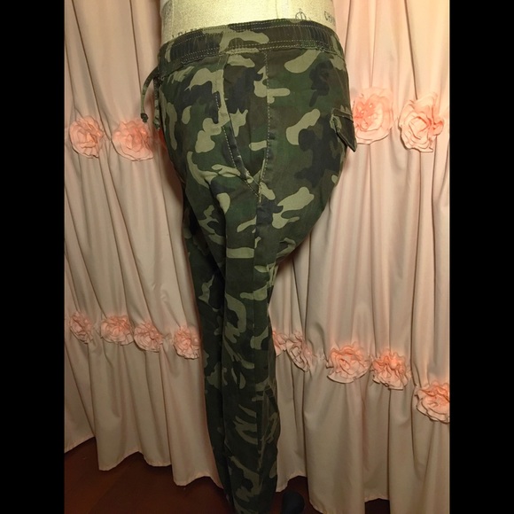 Women’s Camo Pants - Picture 3 of 15